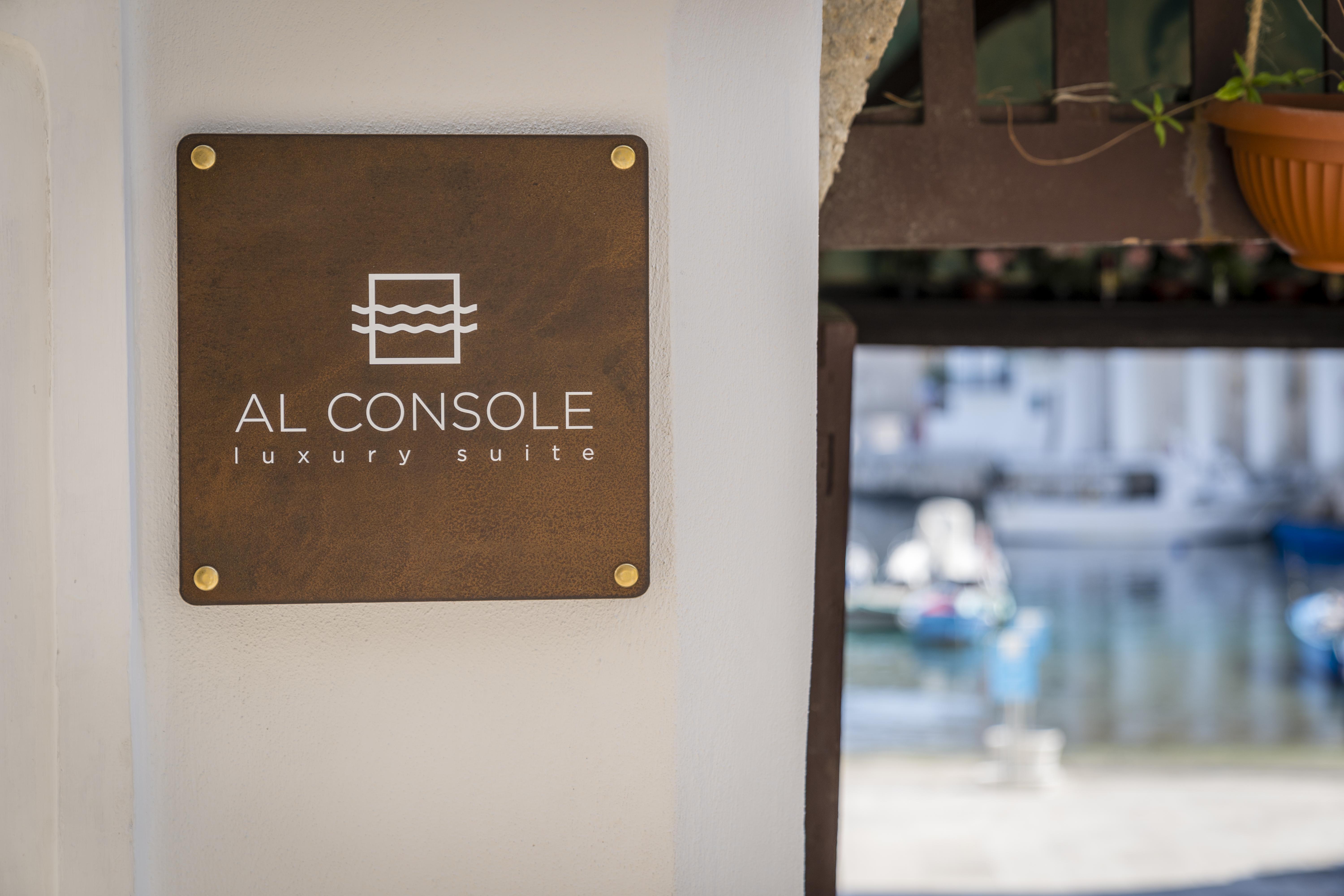 Al Console Luxury Suite โมโนโปลี ภายนอก รูปภาพ
